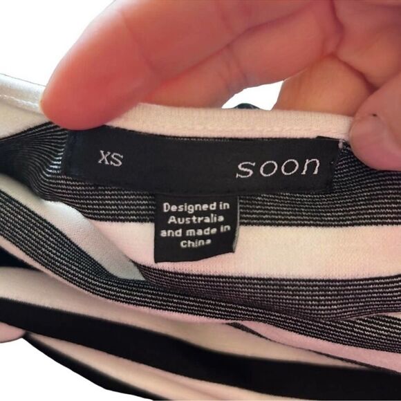 Soon Maternity Leo Cap Sleeve
Maternity Dress - Picture 5 of 7